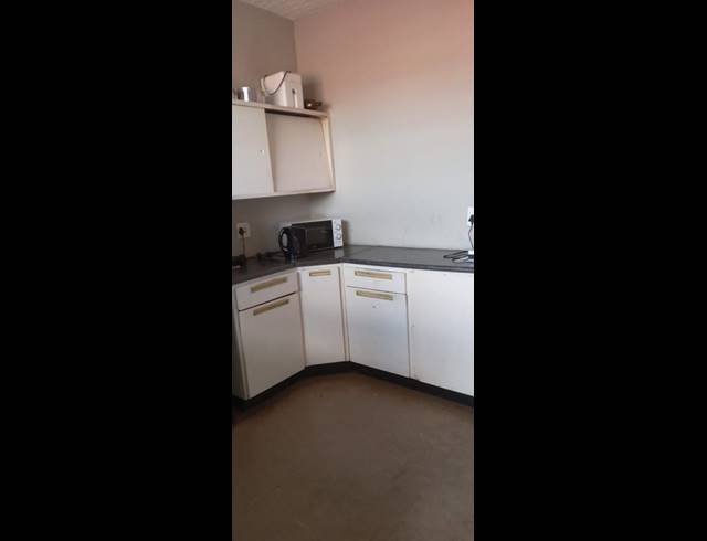 3 BEDROOM APARTMENT FOR SALE IN KEMPTON PARK CENTRAL